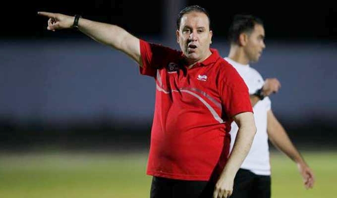 إجراءات قليلة باتت تفصل المدرب التونسي نبيل معلول عن استلام تدريب المنتخب السوري لكرة القدم.