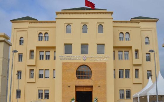 الدار البيضاء 00 توقيف 24 شخصا، من بينهم 12 قاصرا، وذلك للاشتباه في تورطهم في خرق إجراءات حالة الطوارئ الصحية والضرب والجرح وإلحاق خسائر مادية…