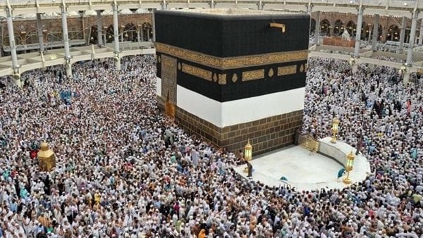 في ثالث أيام التشريق الحجاج يؤدون طواف الوداع إيذانا بختام مناسك الحج