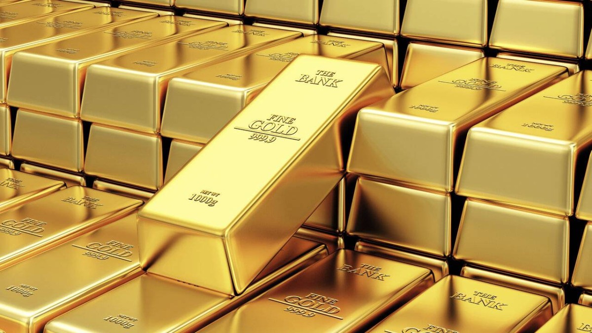 الذهب يهبط من أعلى مستوى خلال أسبوعين في ظل ارتفاع الدولار