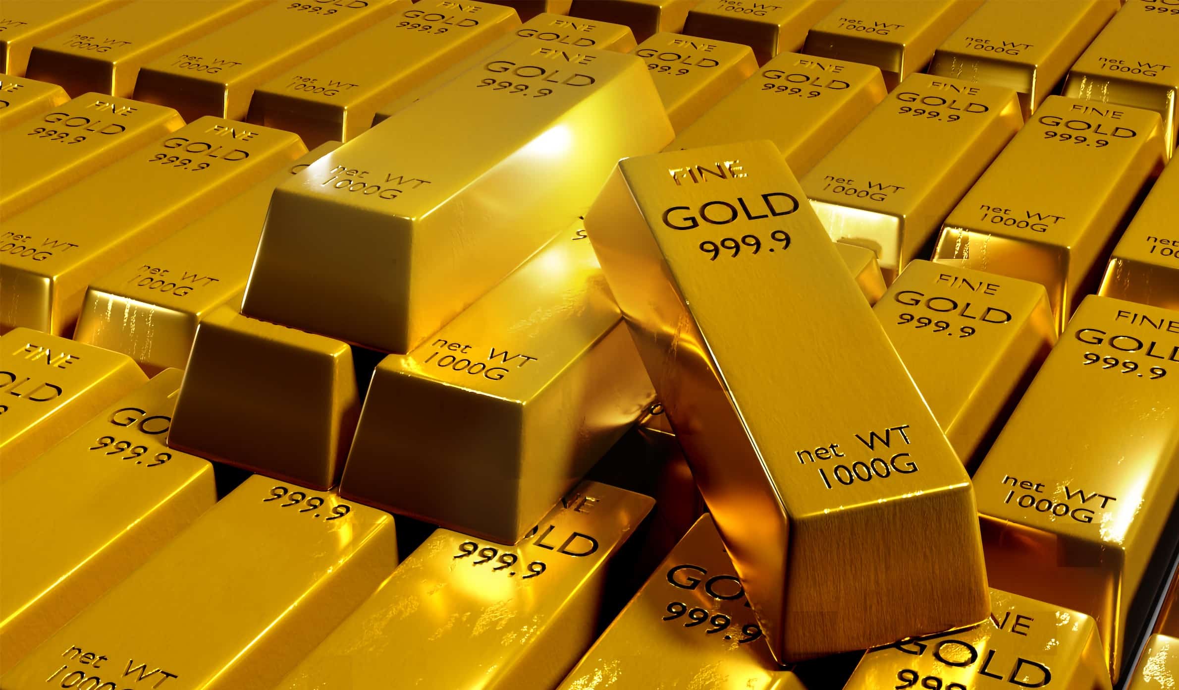العقود الآجلة للذهب تقفز إلى مستويات قياسية بعد تقارير عن رسوم جمركية أمريكية على السبائك