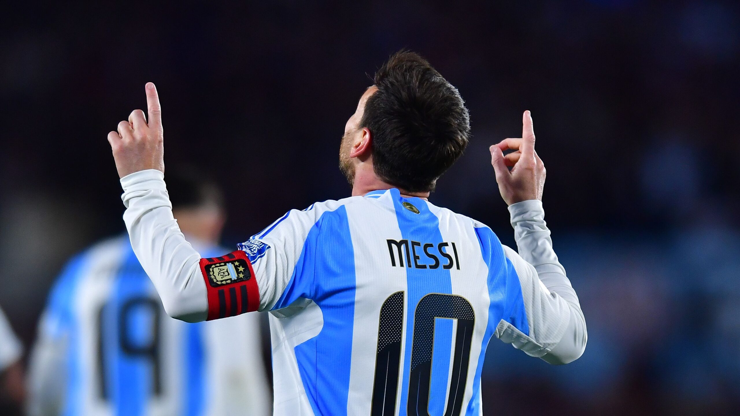 ميسي يفتح الباب لكأس العالم 2026: “سأقيم جاهزيتي يوماً بيوم” ويطالب بإلغاء سقف الرواتب