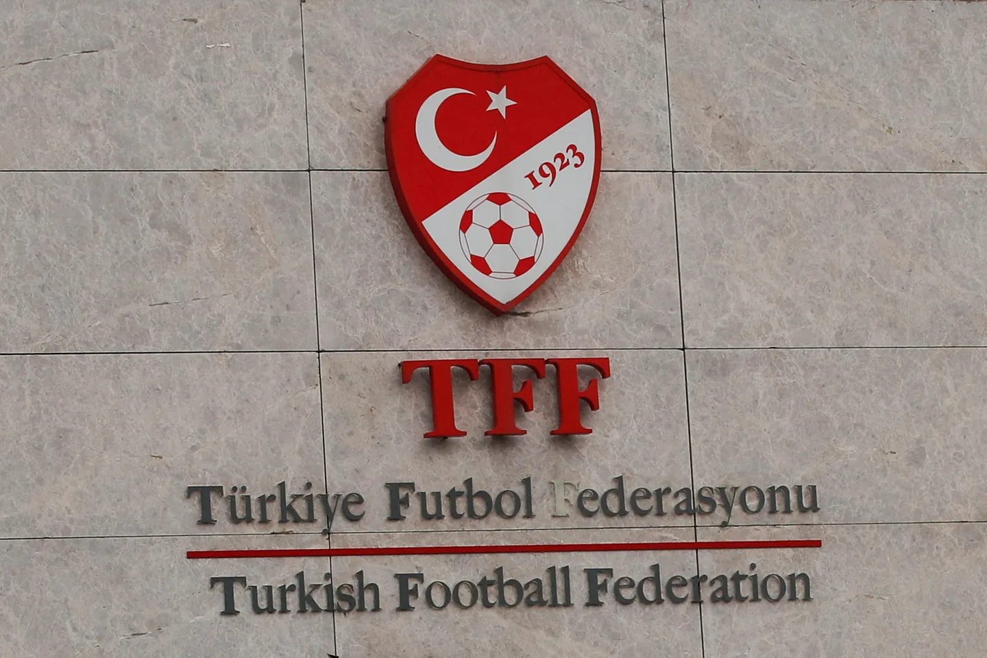 أكبر أزمة نزاهة.. الاتحاد التركي يحيل 22 حكماً جديداً على المجلس التأديبي ويرفع عدد المتهمين إلى 174 حكماً ضمن تحقيق واسع في فضيحة المراهنات